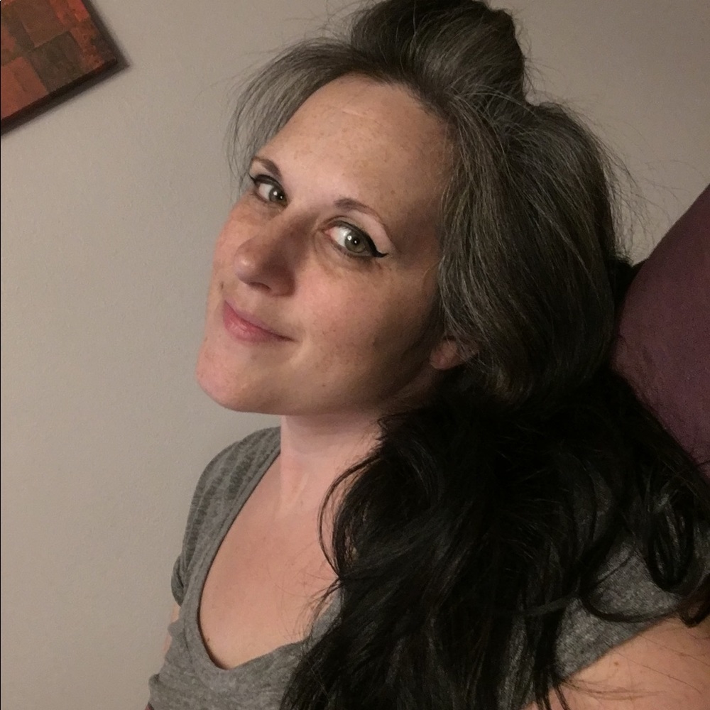 Meet your Posher, Stephanie